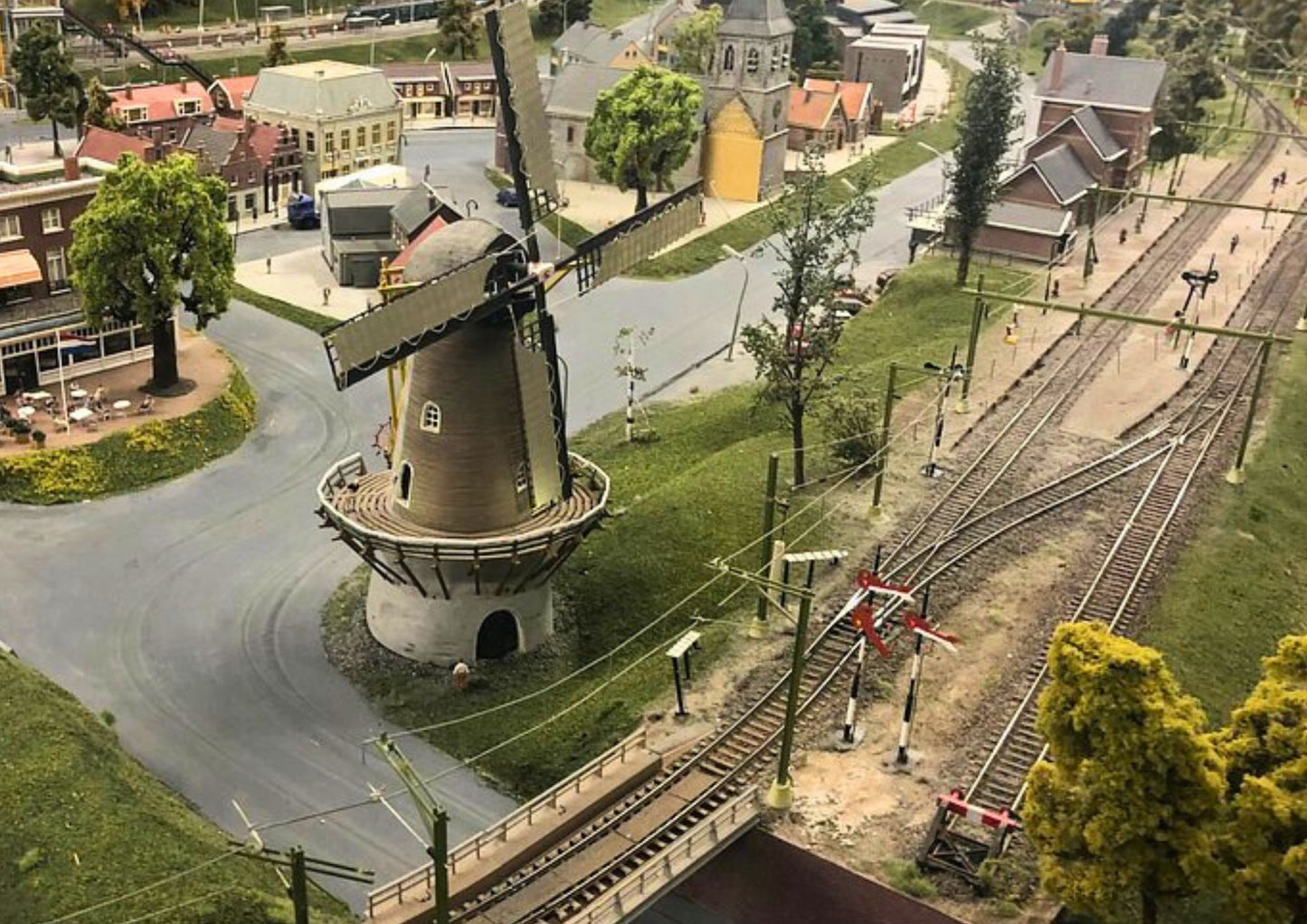 11 天荷蘭、比利時、盧森堡私人包團